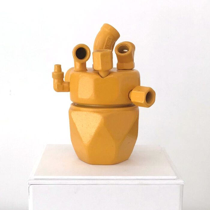 Escultura "Corazón Amarillo Delhi nº 31" de Pablo Ochoa de Olza
